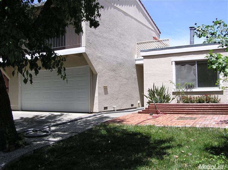 245 Aurora Ave, Davis, CA 95616 photo 2