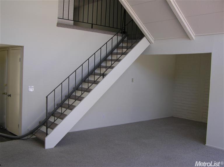 245 Aurora Ave, Davis, CA 95616 photo 3