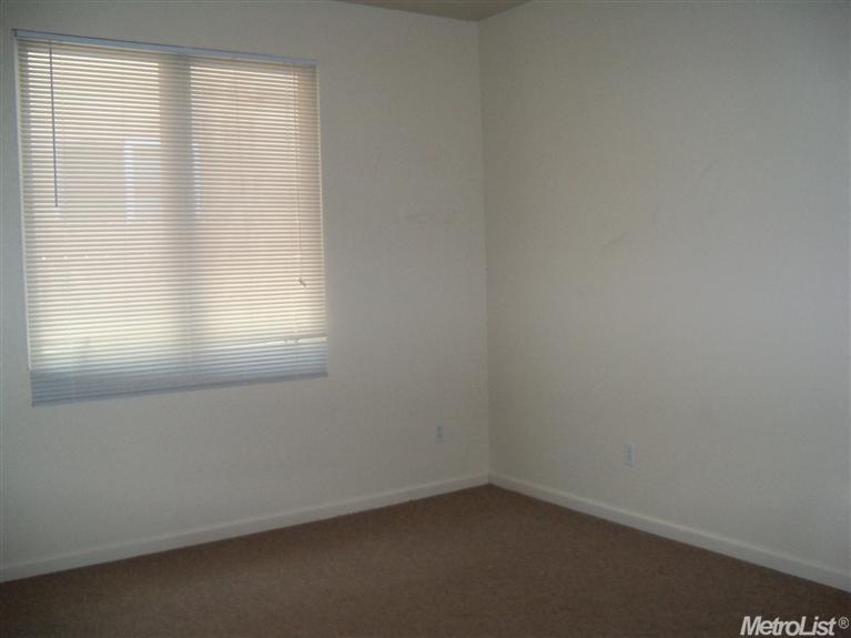 1812 Jardin, Modesto, CA 95358 photo 7