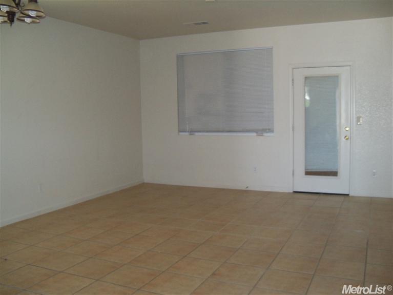 1812 Jardin, Modesto, CA 95358 photo 4