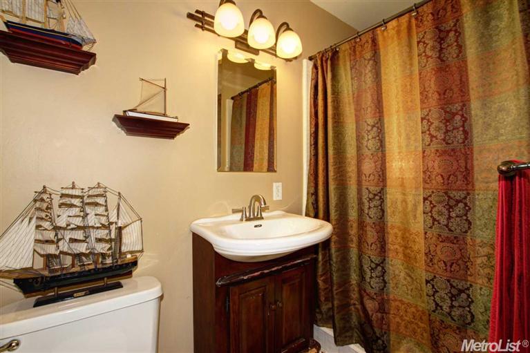 909 Sycamore Ln, Davis, CA 95616 photo 21