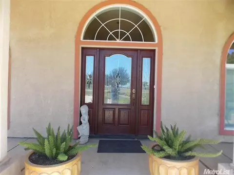 5293 E Jahant Rd, Galt, CA 95632 photo 2