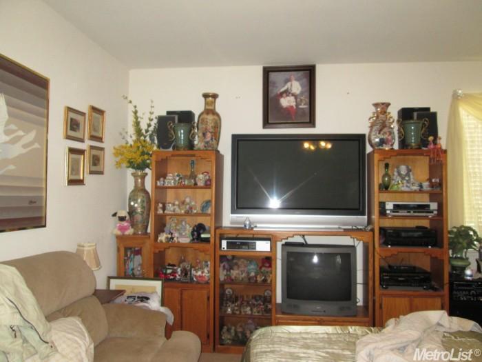 2104 Dermond, Modesto, CA 95355 photo 2