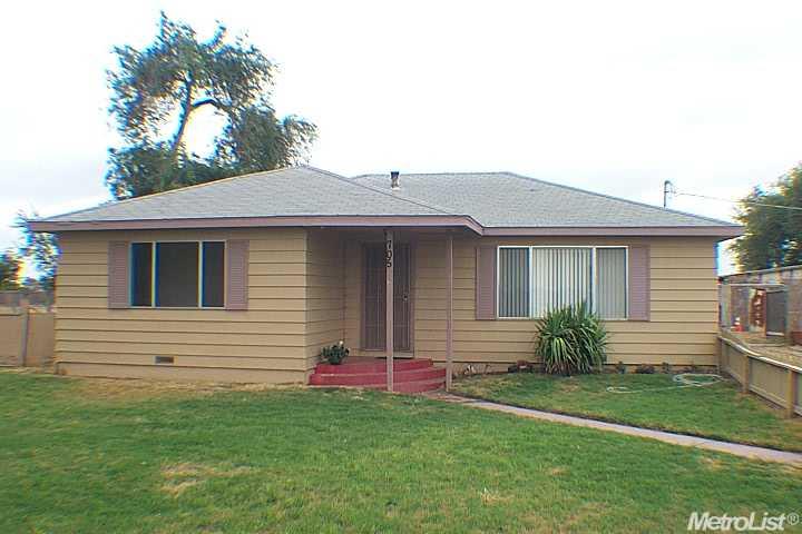 705 Briggs Ave, Lathrop, CA 95330 photo 1