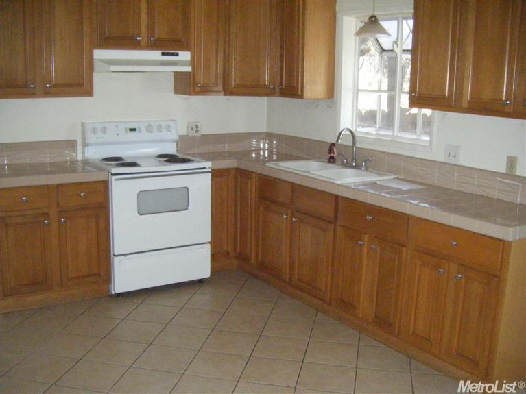 348 Mylnar Ave, Manteca, CA 95336 photo 4