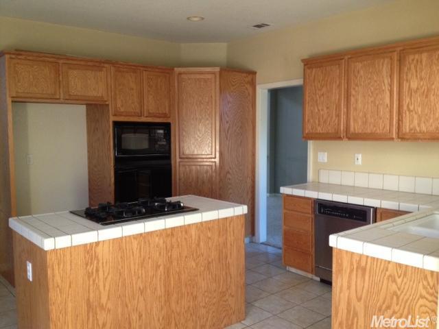 161 Oak Crest Ct, Tracy, CA 95377 photo 4