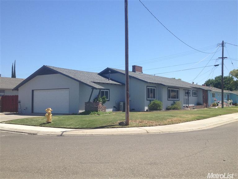 2201 Thomas St, Ceres, CA 95307 photo 2