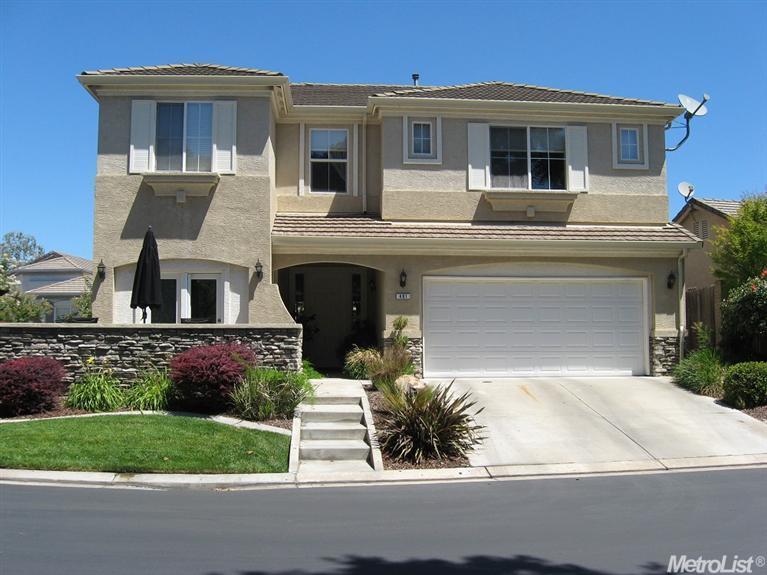 401 The Blf, Modesto, CA 95355 photo 2