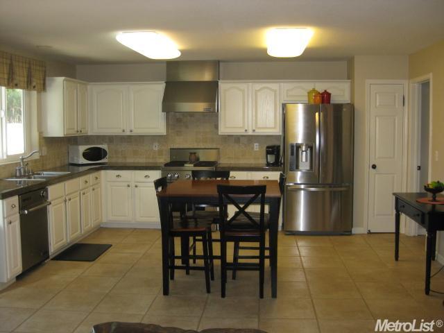 217 James W Smith Dr, Tracy, CA 95377 photo 4