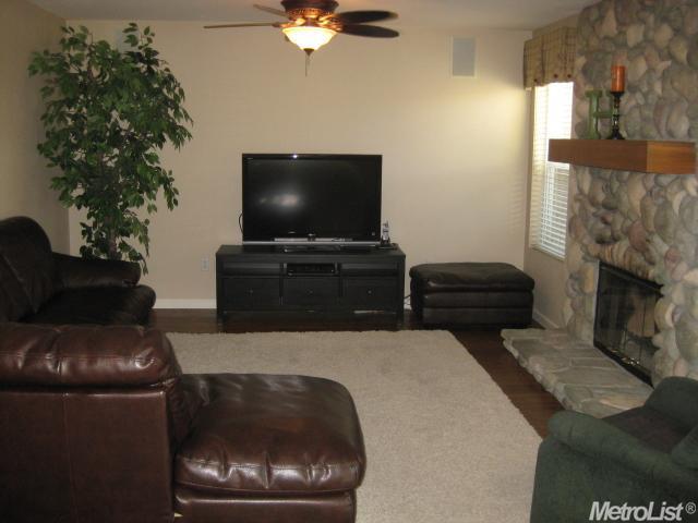 217 James W Smith Dr, Tracy, CA 95377 photo 3