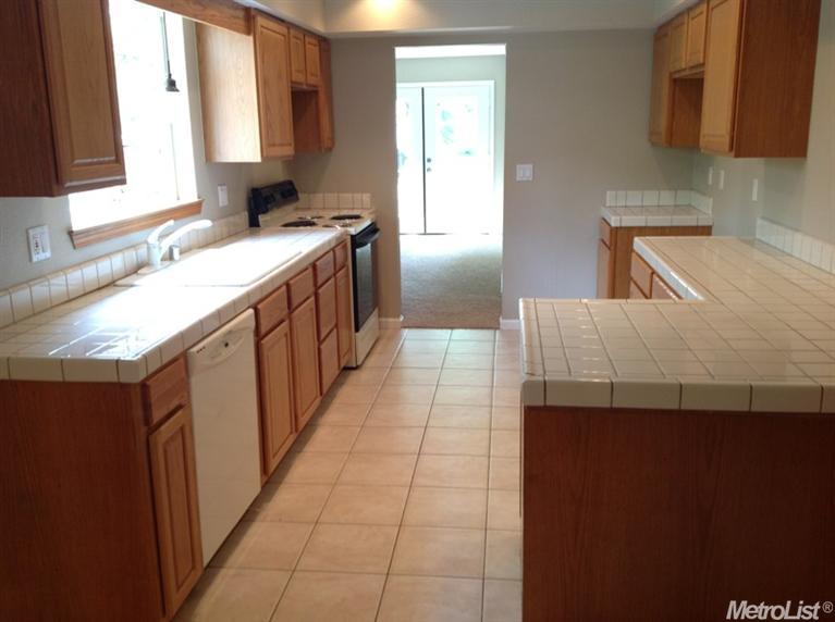 1211 Frank Ave, Manteca, CA 95336 photo 2