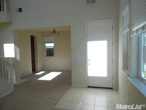 331 Rosebriar Pl, Lathrop, CA 95330 photo 2