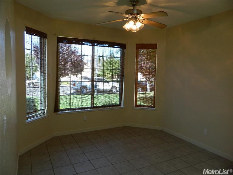 1038 Meadowbrook Dr, Manteca, CA 95336 photo 5