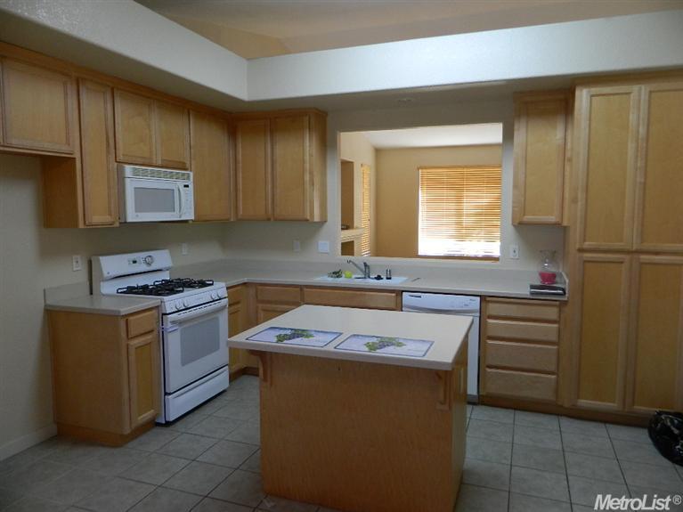 1038 Meadowbrook Dr, Manteca, CA 95336 photo 3