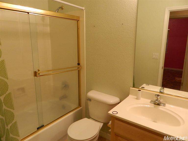 1038 Meadowbrook Dr, Manteca, CA 95336 photo 9