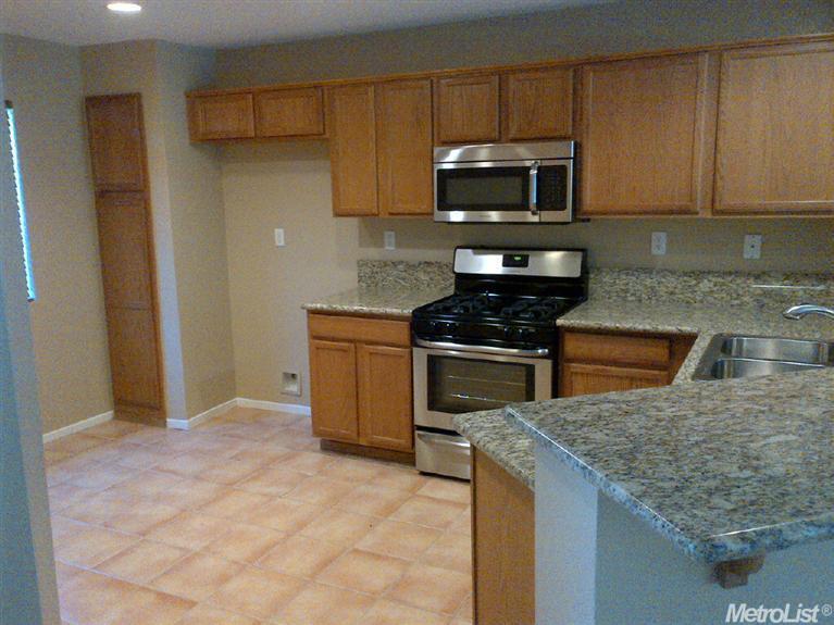 10866 Wethersfield Dr, Mather, CA 95655 photo 4