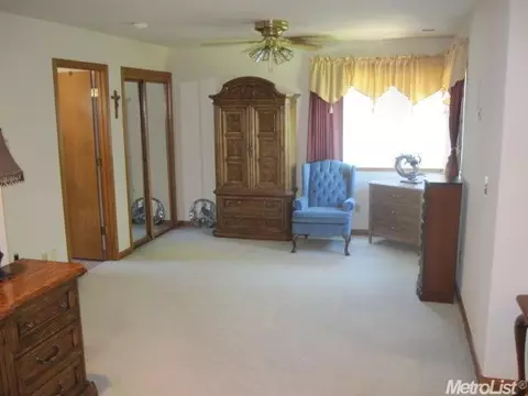 28065 S Traina Ct, Tracy, CA 95304 photo 9