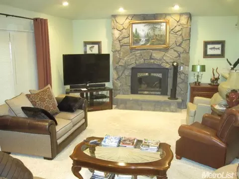 28065 S Traina Ct, Tracy, CA 95304 photo 5