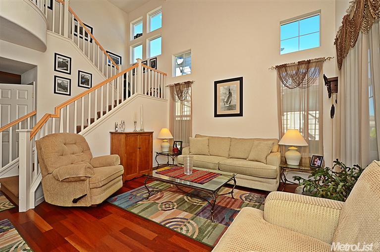 2044 Thelma Loop, Tracy, CA 95377 photo 2