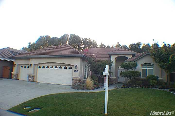 1124 River Pointe Dr, Lodi, CA 95240 photo 1