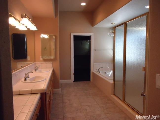 1124 River Pointe Dr, Lodi, CA 95240 photo 11