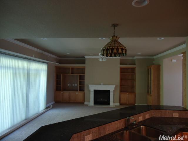 1124 River Pointe Dr, Lodi, CA 95240 photo 8
