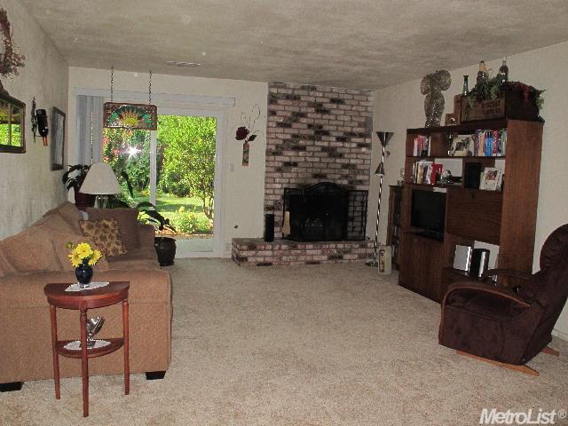 615 Hermosa Pl, Davis, CA 95616 photo 2