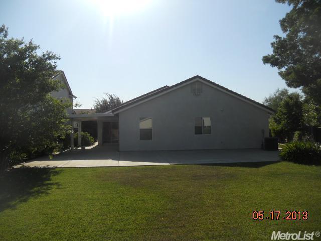 126 Plover Ct, Patterson, CA 95363 photo 4