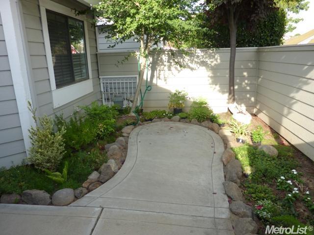2245 Camborne Dr, Modesto, CA 95356 photo 2