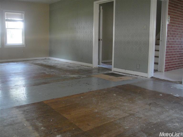 592 1st St, Escalon, CA 95320 photo 7