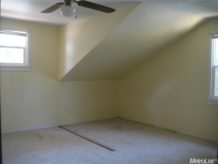 592 1st St, Escalon, CA 95320 photo 13