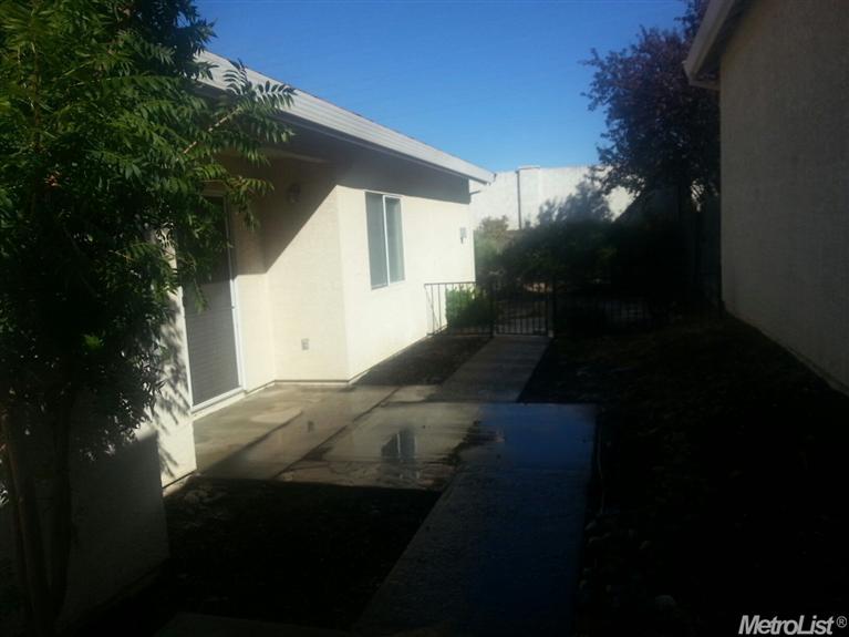 103 Grantham Ct, Folsom, CA 95630 photo 3