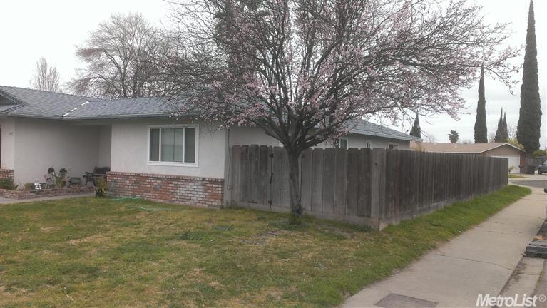 1317 Steele Ave, Modesto, CA 95351 photo 3