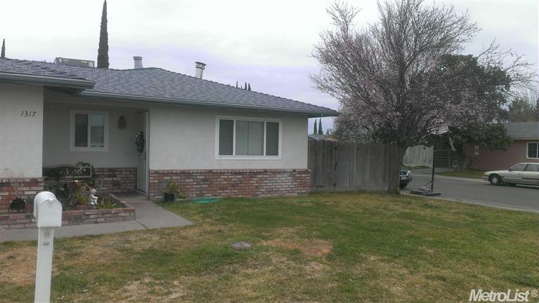 1317 Steele Ave, Modesto, CA 95351 photo 2