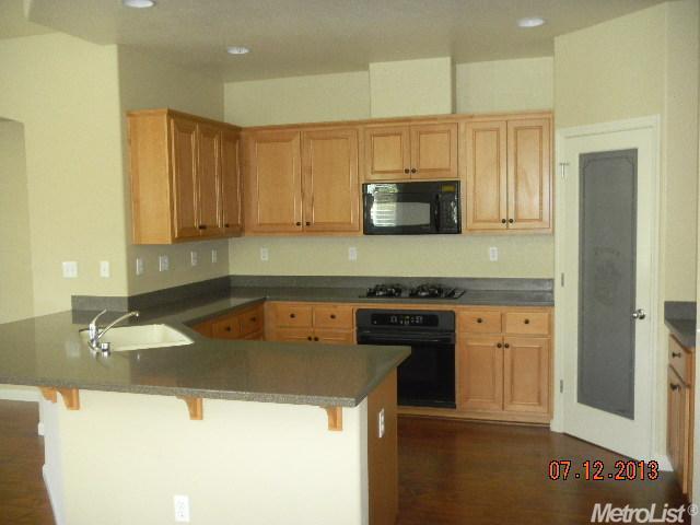 1623 Vasconcellos Way, Turlock, CA 95382 photo 2