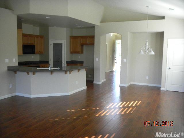 1623 Vasconcellos Way, Turlock, CA 95382 photo 3