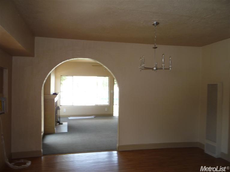 219 Roselawn Ave, Modesto, CA 95351 photo 4