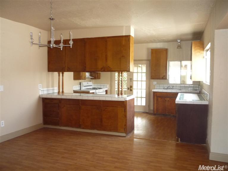 219 Roselawn Ave, Modesto, CA 95351 photo 2