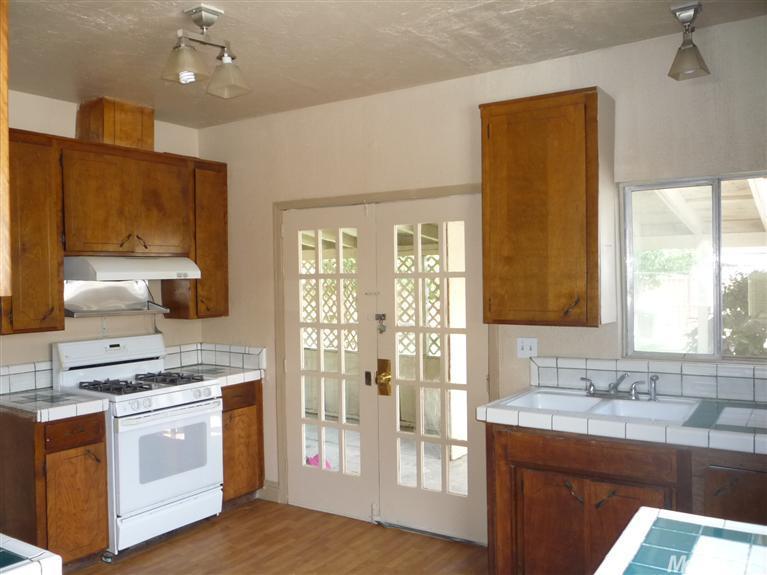 219 Roselawn Ave, Modesto, CA 95351 photo 3