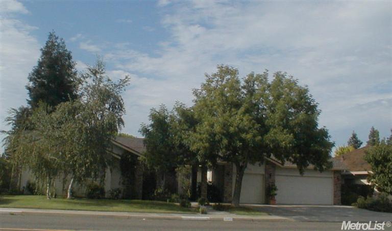 2645 E Hawkeye Ave, Turlock, CA 95380 photo 1