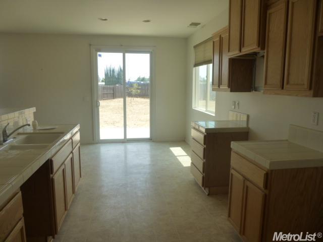 7272 Pelican Ct, Winton, CA 95388 photo 8