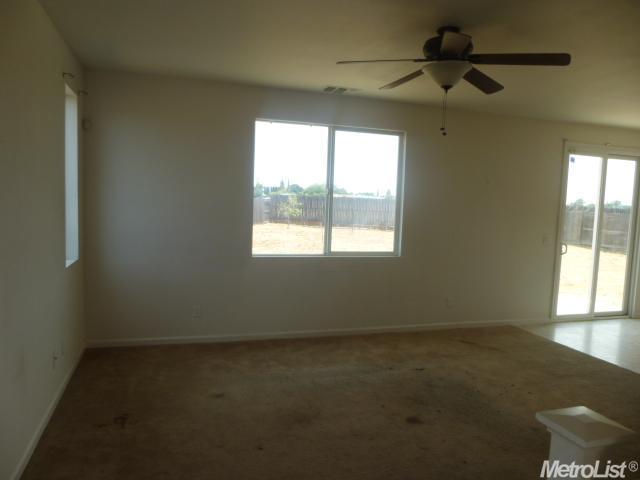 7272 Pelican Ct, Winton, CA 95388 photo 3