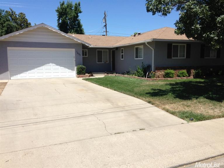 1637 Locke Rd, Modesto, CA 95355 photo 1