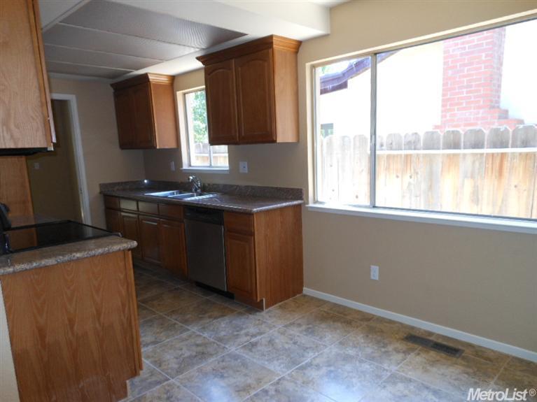 1440 Warfield, Modesto, CA 95350 photo 6