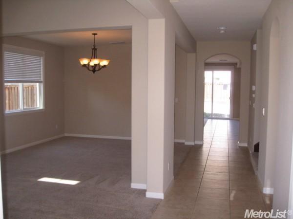 16157 Sheltered Cv E, Lathrop, CA 95330 photo 2