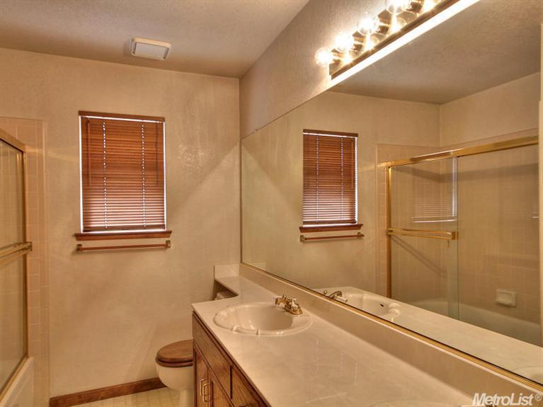 825 E Milgeo Ave, Ripon, CA 95366 photo 10
