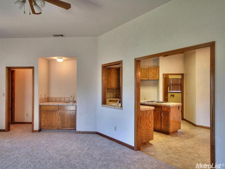 825 E Milgeo Ave, Ripon, CA 95366 photo 3