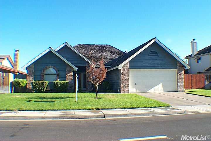 825 E Milgeo Ave, Ripon, CA 95366 photo 1