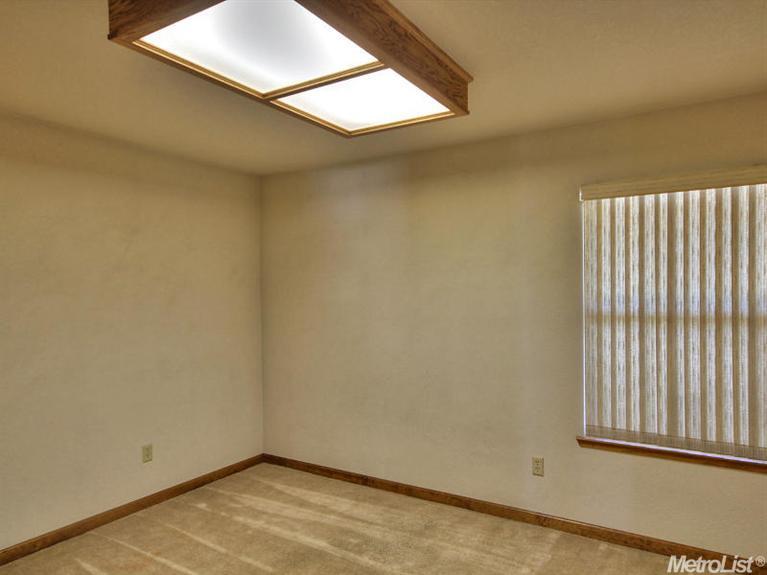 825 E Milgeo Ave, Ripon, CA 95366 photo 14