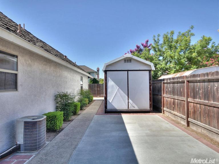 825 E Milgeo Ave, Ripon, CA 95366 photo 8
